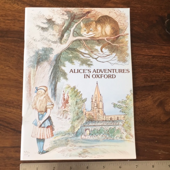 3 Alice in Wonderland Unique Bundle: 2 Used Books + 1 Melamine Plate - Picture 12 of 15